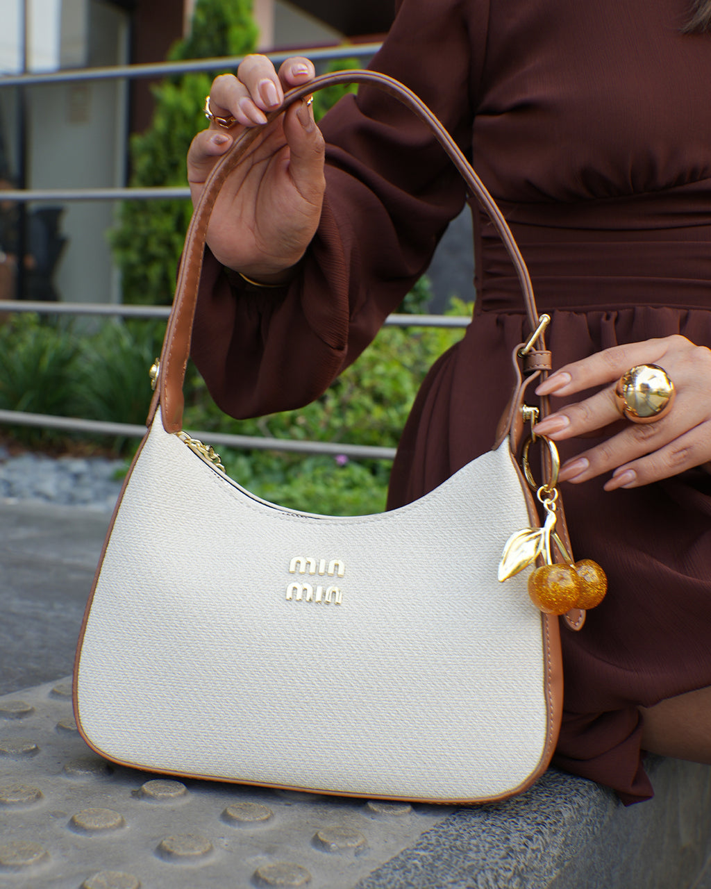 Cartera Charm