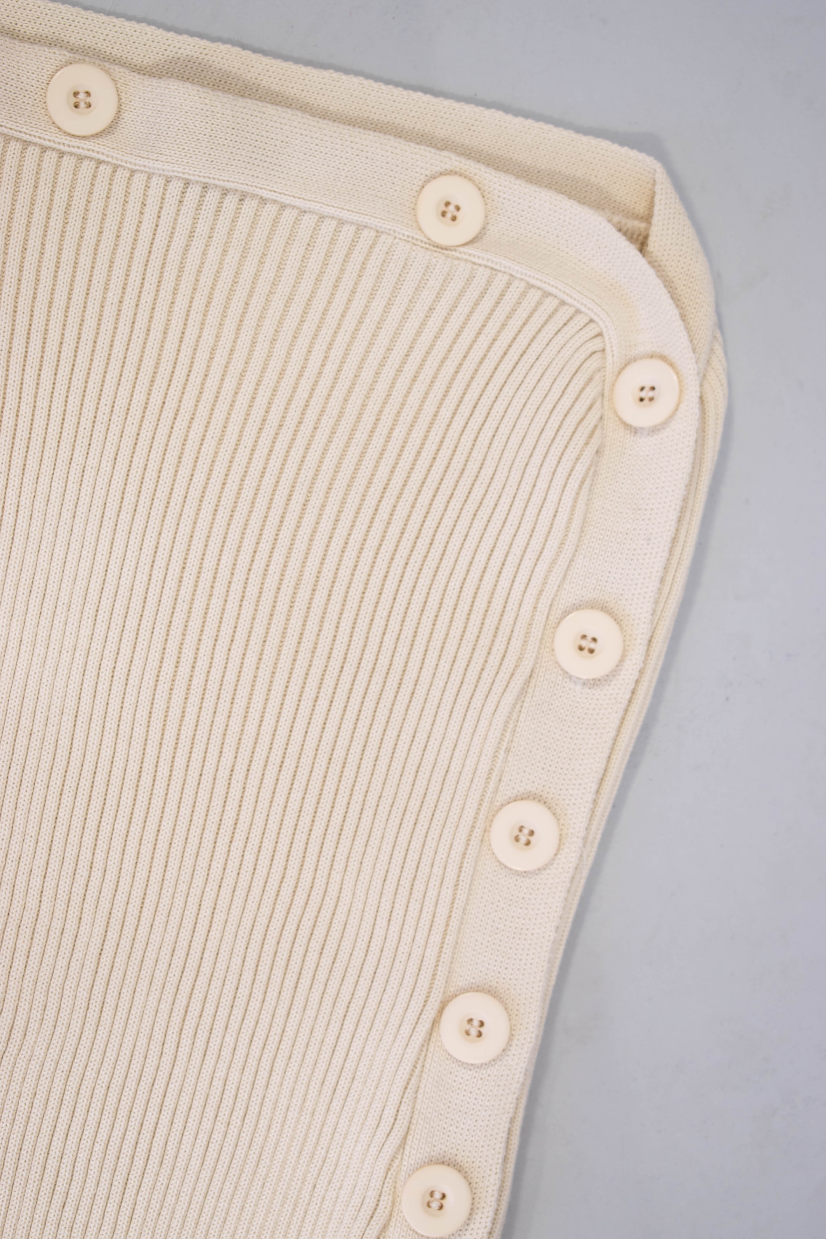 Falda knit Cut Buttons